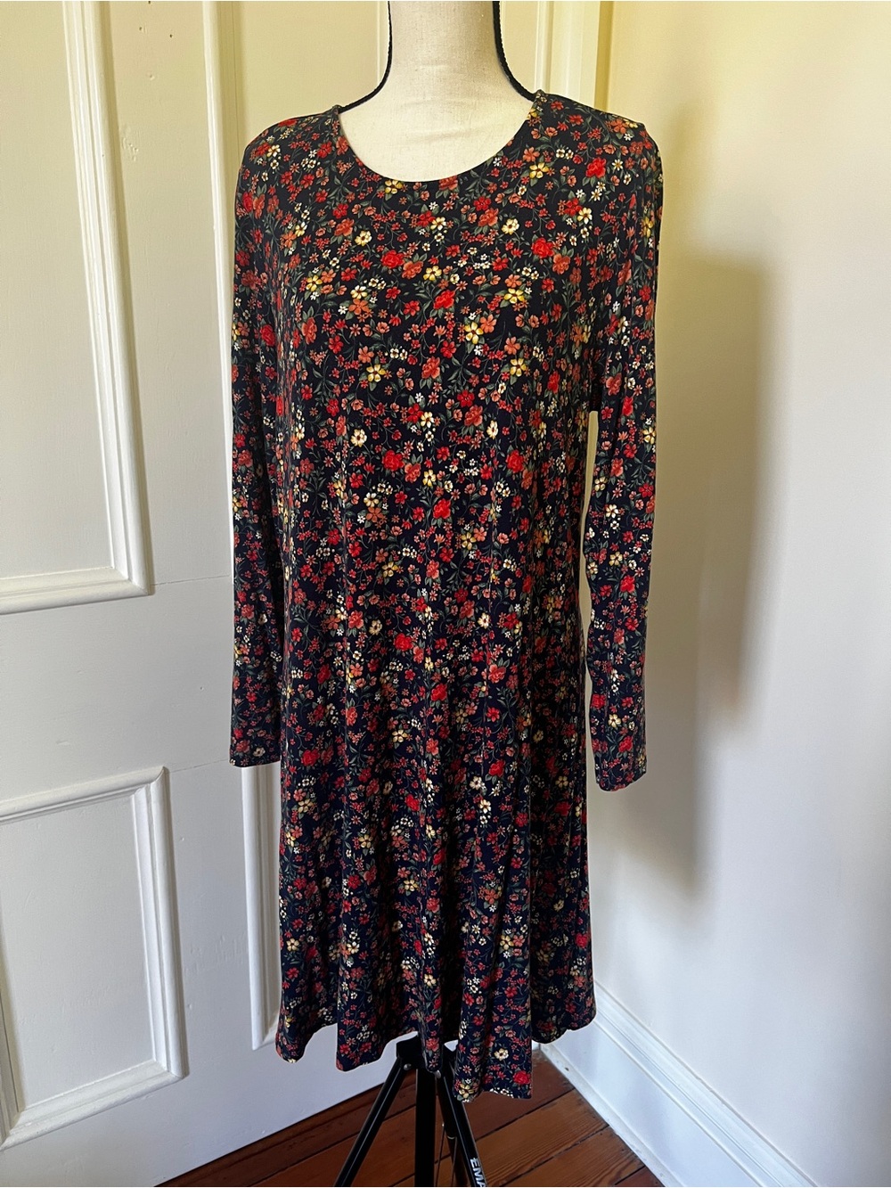 Old Navy floral long sleeve swing dress | size L